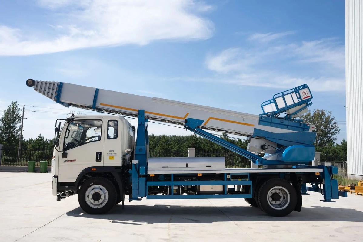 枣庄峄城云梯上料车租赁费用