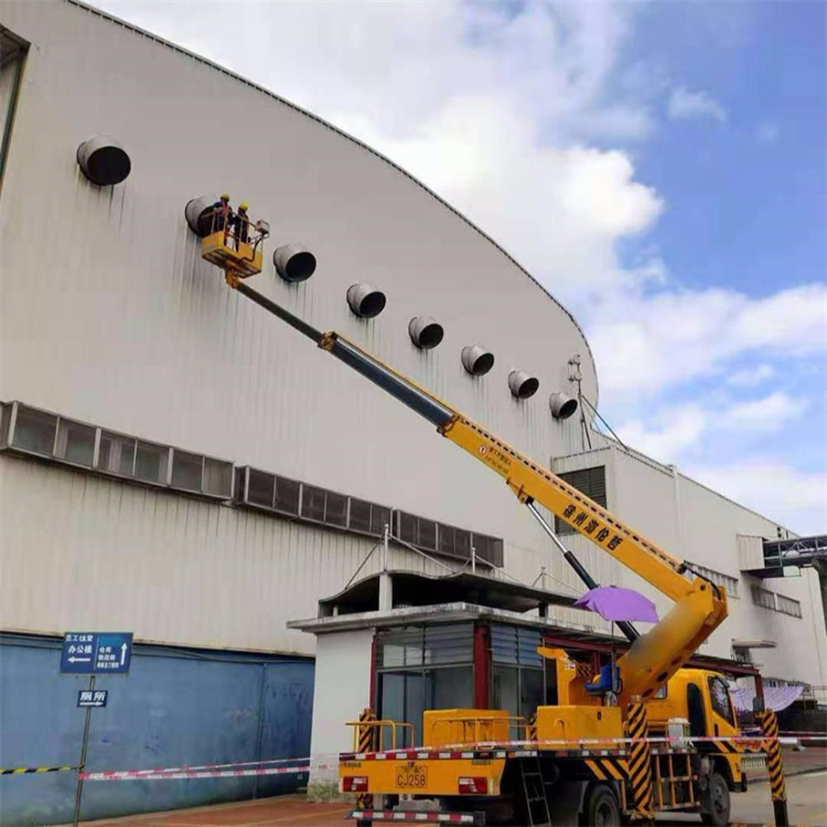 枣庄峄城高空作业车出租服务：专业广告牌安装解决方案