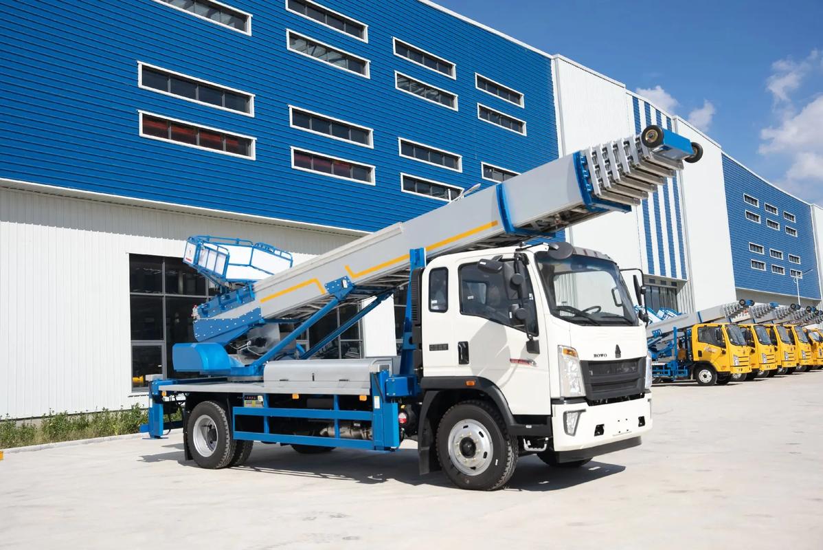 枣庄峄城出租云梯车高空作业车 建筑垃圾搬运